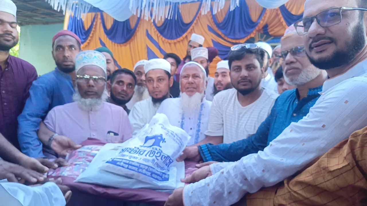 ৪৭ বছর ইমামতি শেষে বিদায়, সংবর্ধনায় সিক্ত আব্দুল হামিদ