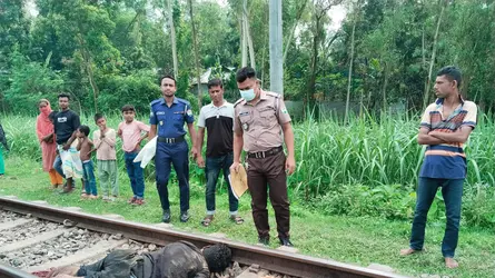 দেওয়ানগঞ্জে ট্রেনে কাটা পড়ে গার্মেন্টস কর্মী নিহত