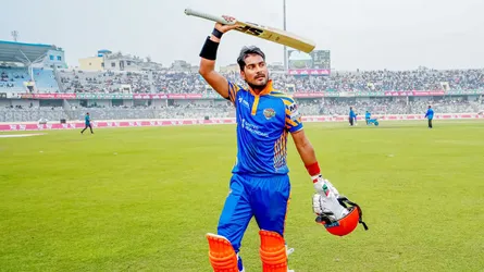 নাঈম শেখের বিধ্বংসী সেঞ্চুরি, জয়ের অপেক্ষায় মোহামেডান