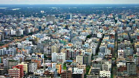বিরান নগরীর পথে ঢাকা