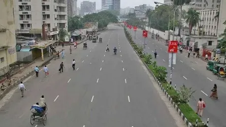 ঈদের ছুটি শেষে রাজধানীতে ফিরছে মানুষ