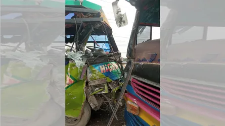 ধামরাইয়ে ২ বাসের মুখোমুখি সংঘর্ষে আহত ২৫