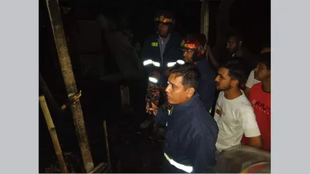 ধামরাইয়ে কয়েলের আগুন পুড়ে ৩ লাখ টাকার গবাদিপশুর মৃত্যু