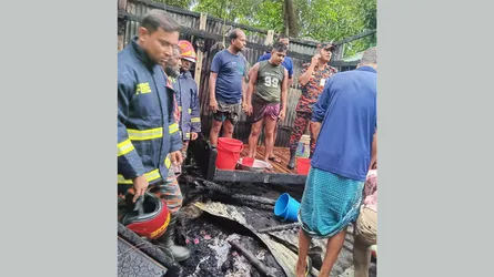 ধামরাই বসতঘরে আগুন, ২ লাখ টাকার ক্ষয়ক্ষতির আশঙ্কা