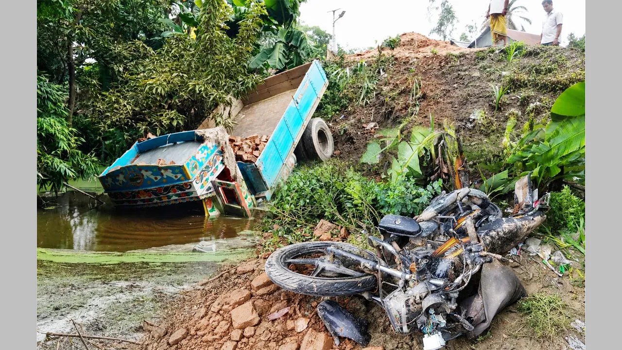 ধামরাইয়ে ট্রাকচাপায় মোটরসাইকেল আরোহী নিহত