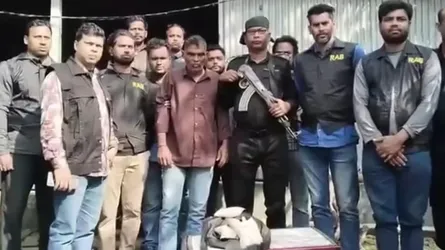 ধামরাইয়ে আড়াই কেজি হিরোইনসহ আটক ১