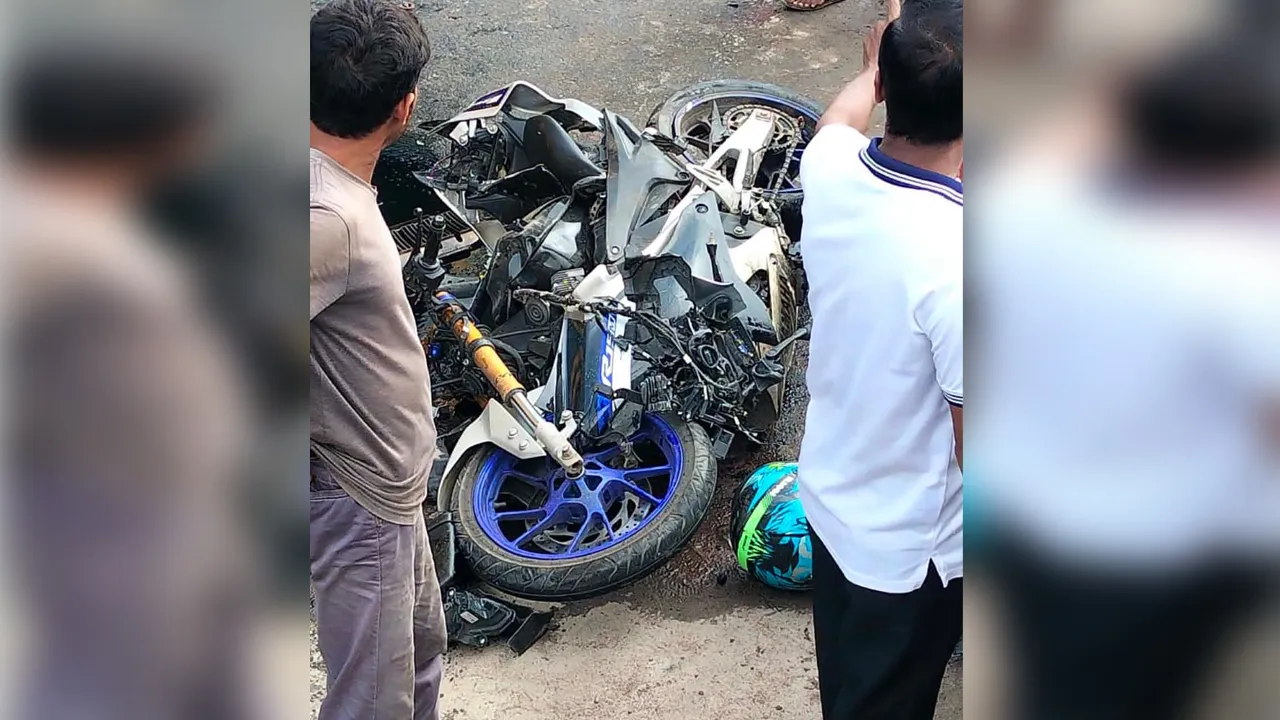 ঢাকা-আরিচা মহাসড়কে ৪ যানবাহনের সংঘর্ষ, ২ ভাই নিহত