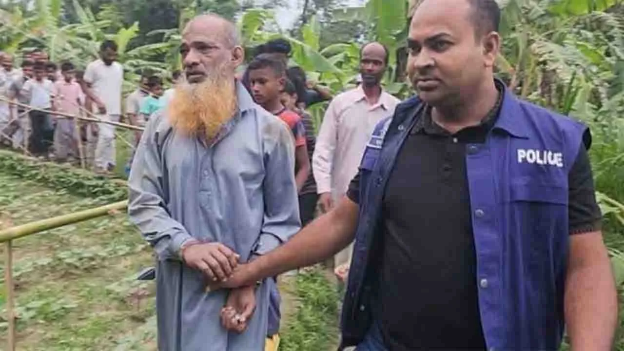 ধামরাইয়ে ৬৩ বোতল ভারতীয় মাদকসহ আটক ১