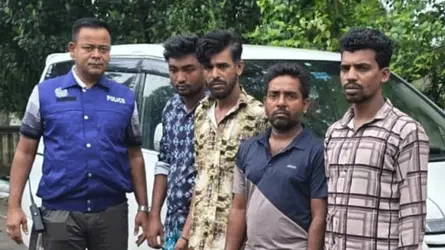 ধামরাইয়ে ডিবি পরিচয়ে ছিনতাইয়ের ঘটনায় গ্রেফতার ৪
