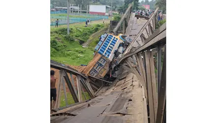 ধোবাউড়ায় বেইলি ব্রিজ ধস, যোগাযোগ বিচ্ছিন্ন