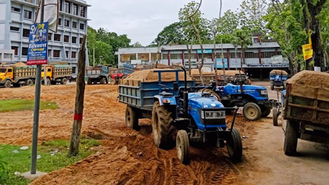 ধোবাউড়ায় অবৈধ বালু পরিবহন, ১৩ যানবাহন আটক