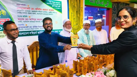 দিনাজপুরে নবীন আইনজীবীদের সংবর্ধনা