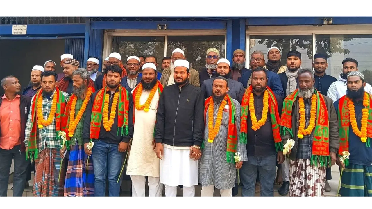 দিনাজপুরে ইসলামী আন্দোলনের নেতাকর্মীদের জামায়াতে যোগদান