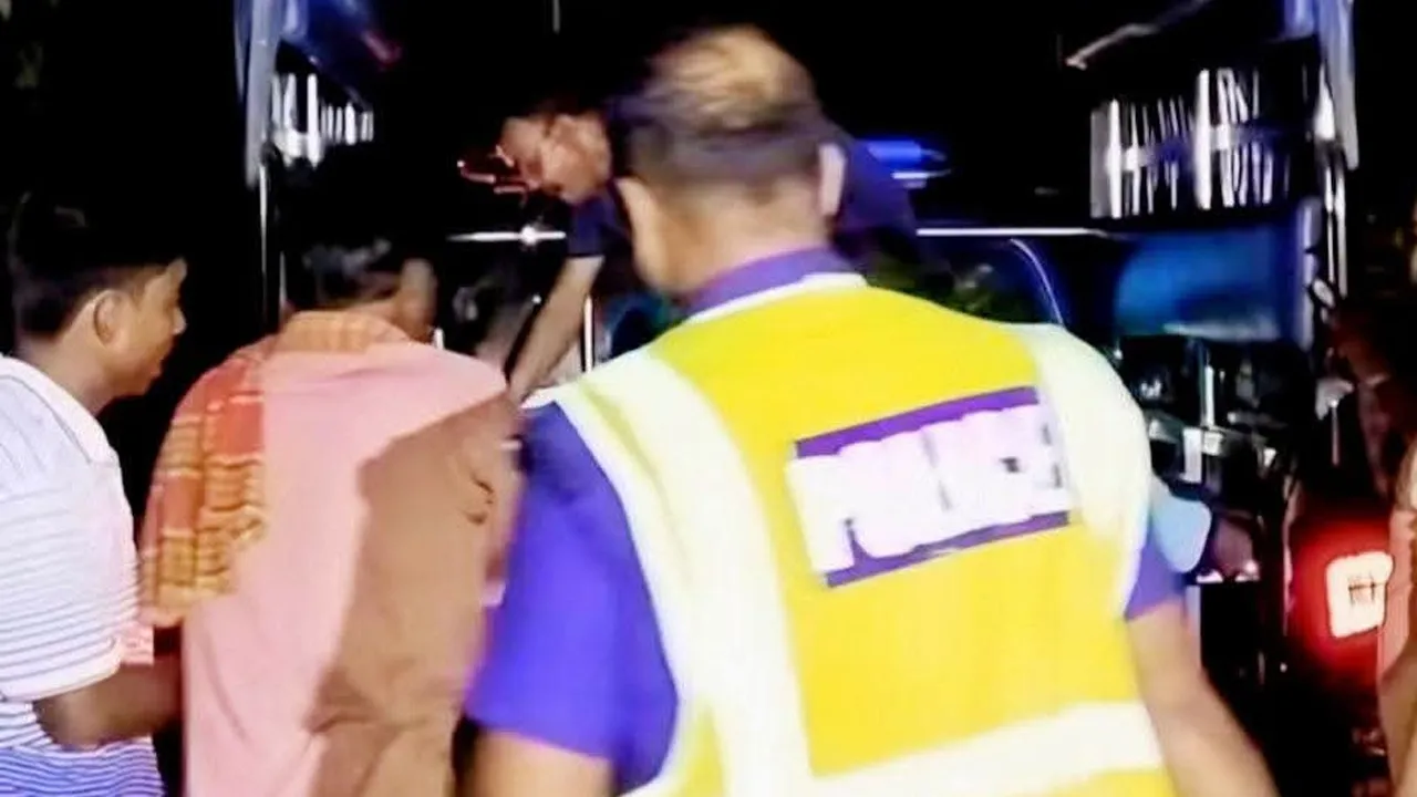 দিনাজপুরে মা-মেয়ের ঝুলন্ত লাশ উদ্ধার