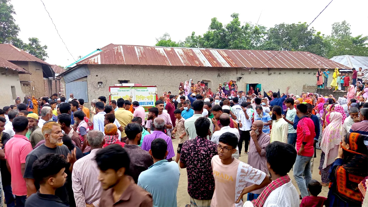 জীবিকার সন্ধানে ঢাকায়, এক বছর পর পুরো পরিবার ফিরল লাশ হয়ে