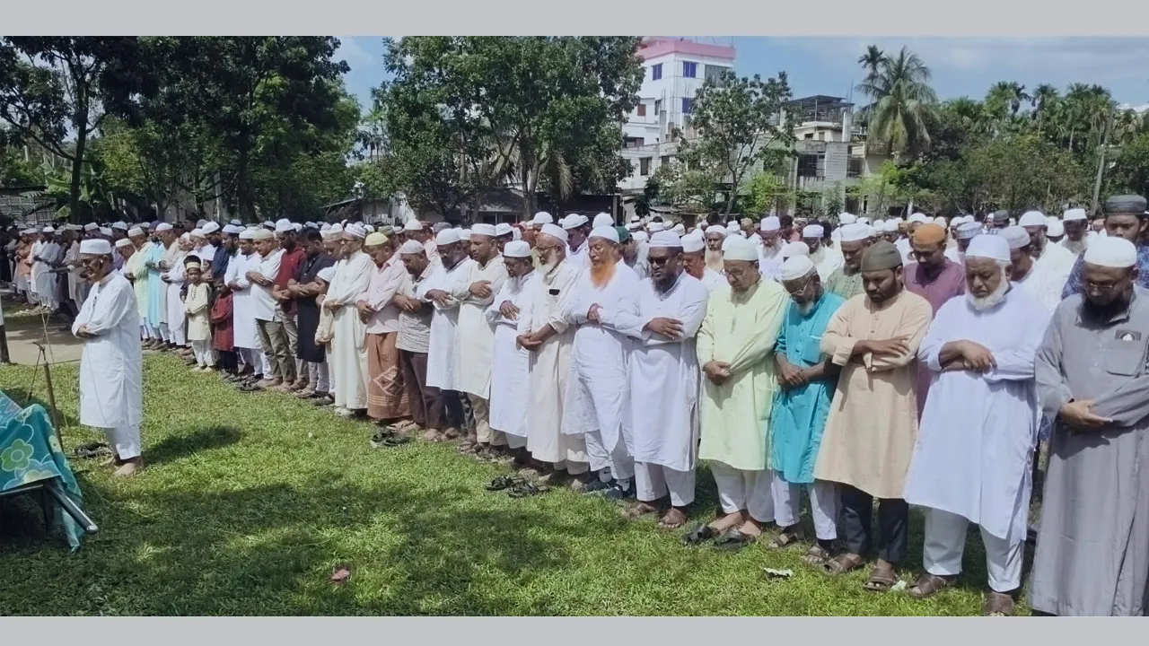 দিনাজপুর জেলা জামায়াত নেতা আব্দুর আজিজের জানাজা ও দাফন সম্পন্ন