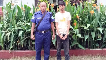 ফুলবাড়ীতে চালককে ছুরিকাঘাতে হত্যা করে আটোরিকশা ছিনতাই, আটক ১