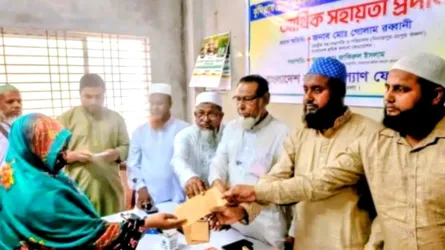 কুমিল্লায় নিহত দিনাজপুরের ৭ ‍কৃষি শ্রমিকের পরিবারকে শ্রমিক কল্যাণের সহায়তা