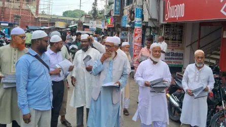 গণভোটের রায় বাস্তবায়নের দাবিতে দিনাজপুর ১১ দলের গণসংযোগ