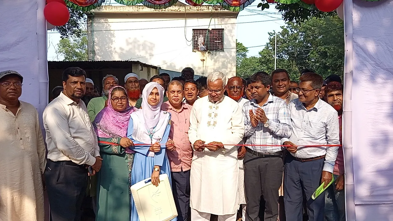 নবাবগঞ্জে স্টার্টআপ, বিজ্ঞান প্রকল্প ও উদ্ভাবনী আইডিয়া প্রদর্শনীর উদ্বোধন