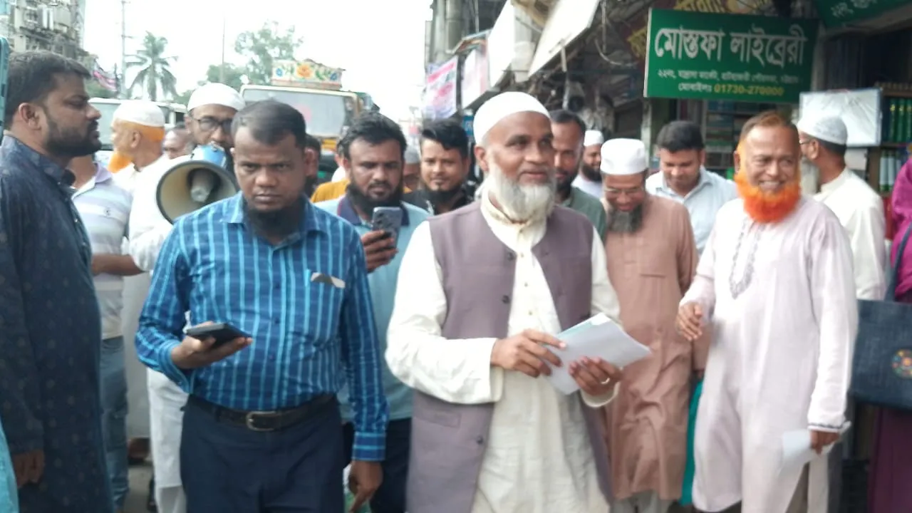 হাটহাজারী পৌরসভা জামায়াতের লিফলেট বিতরণ ও ব্যাপক গণসংযোগ