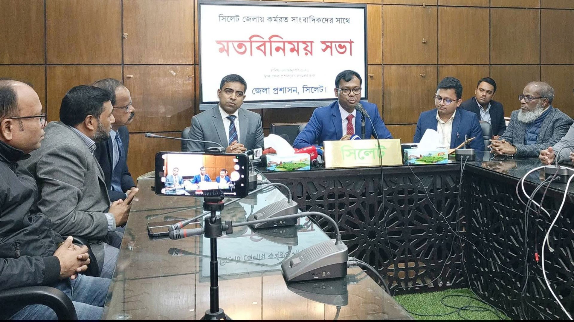 District-Commissioner-Sarwar-Alam