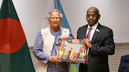 ক্ষুদ্রঋণ কার্যক্রম গ্রহণে প্রধান উপদেষ্টার পরামর্শ চাইলেন জিবুতির প্রধানমন্ত্রী