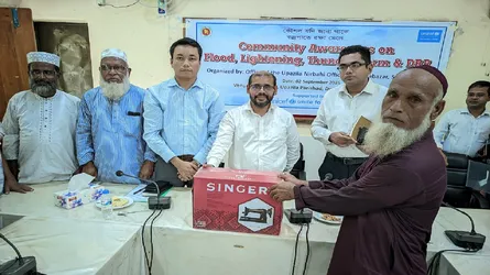 দোয়ারাবাজারে জুলাই যোদ্ধাদের মাঝে সেলাই মেশিন উপহার