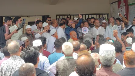 দোহারে পৌরসভা বাতিলের দাবিতে মানববন্ধন ও বিক্ষোভ মিছিল
