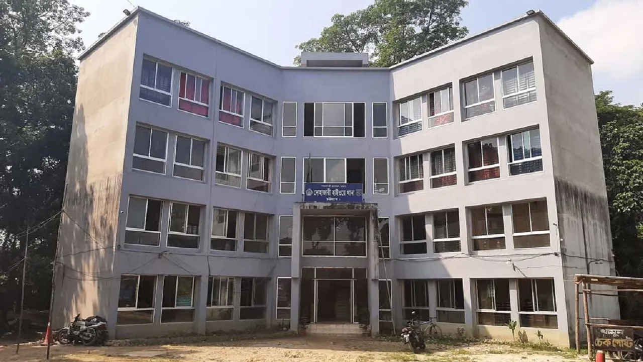 চন্দনাইশে মালবাহী ট্রাক ও ট্রলির সংঘর্ষে নিহত ১