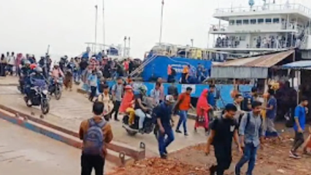 যাত্রী ও যানবাহনের চাপ, ভোগান্তি নেই