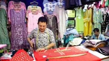 এখনো রুচিশীলদের ভরসা দর্জিবাড়ি