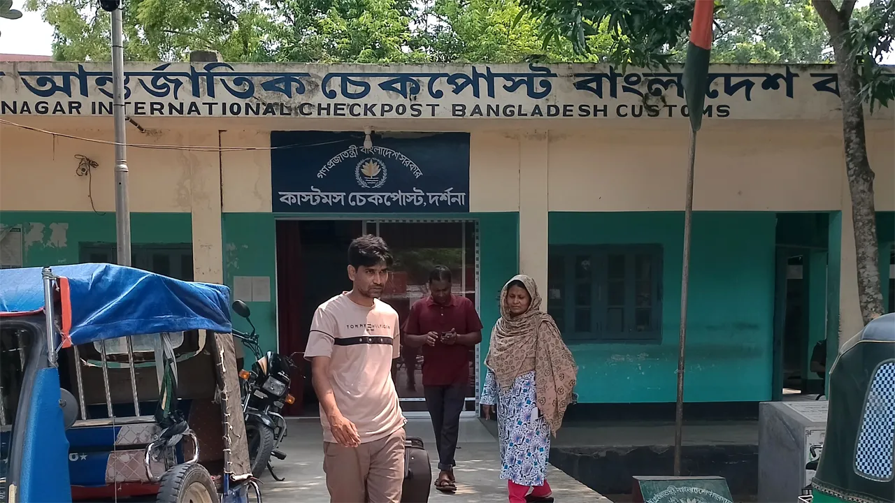 চুয়াডাঙ্গায় আন্তর্জাতিক চেকপোস্টে করোনা আতঙ্কে সতর্কতা