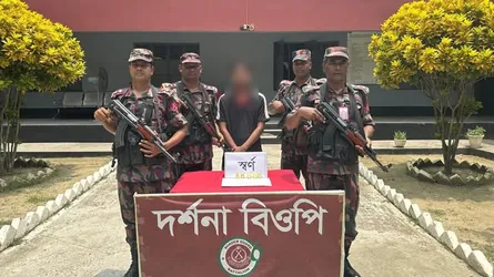 দামুড়হুড়ায় সোয়া কোটি টাকার স্বর্ণ উদ্ধার, আটক ১