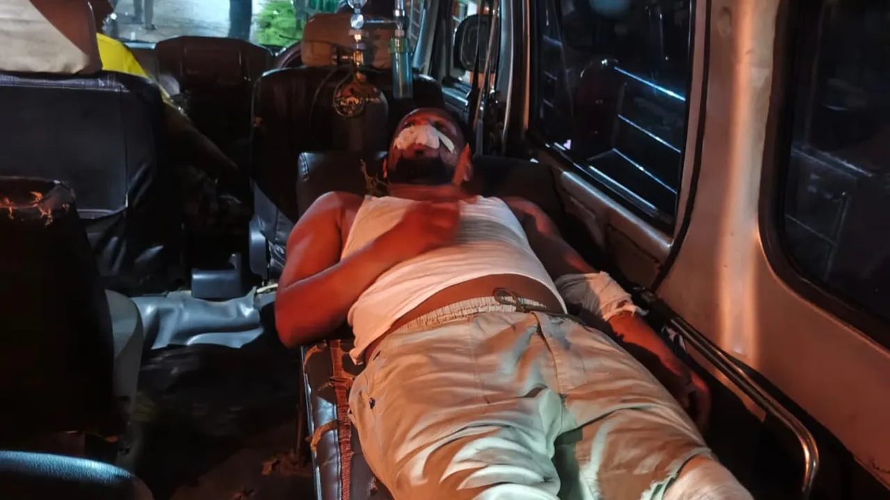 প্রতিমন্ত্রীর গাড়িবহরে মোটরসাইকেল দুর্ঘটনায় আহত ৫ নেতাকর্মী