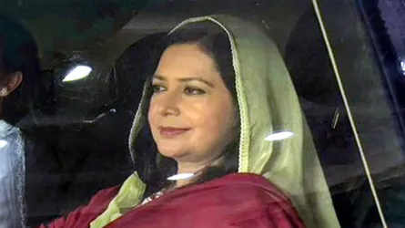 লন্ডন পৌঁছেছেন ডা. জুবাইদা রহমান