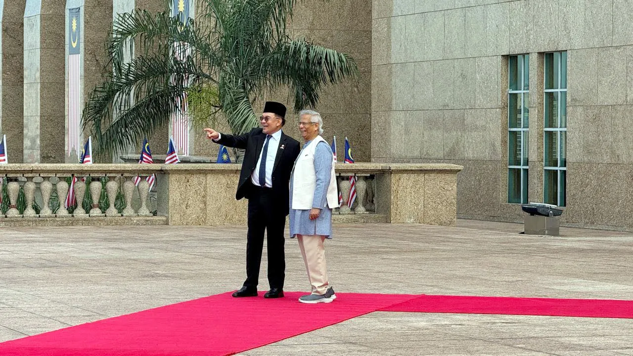 প্রধান উপদেষ্টার মালয়েশিয়া সফর (ফটো ফিচার)