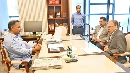 প্রধানমন্ত্রীর সাথে ড. ইফতেখারুজ্জামানের সাক্ষাৎ