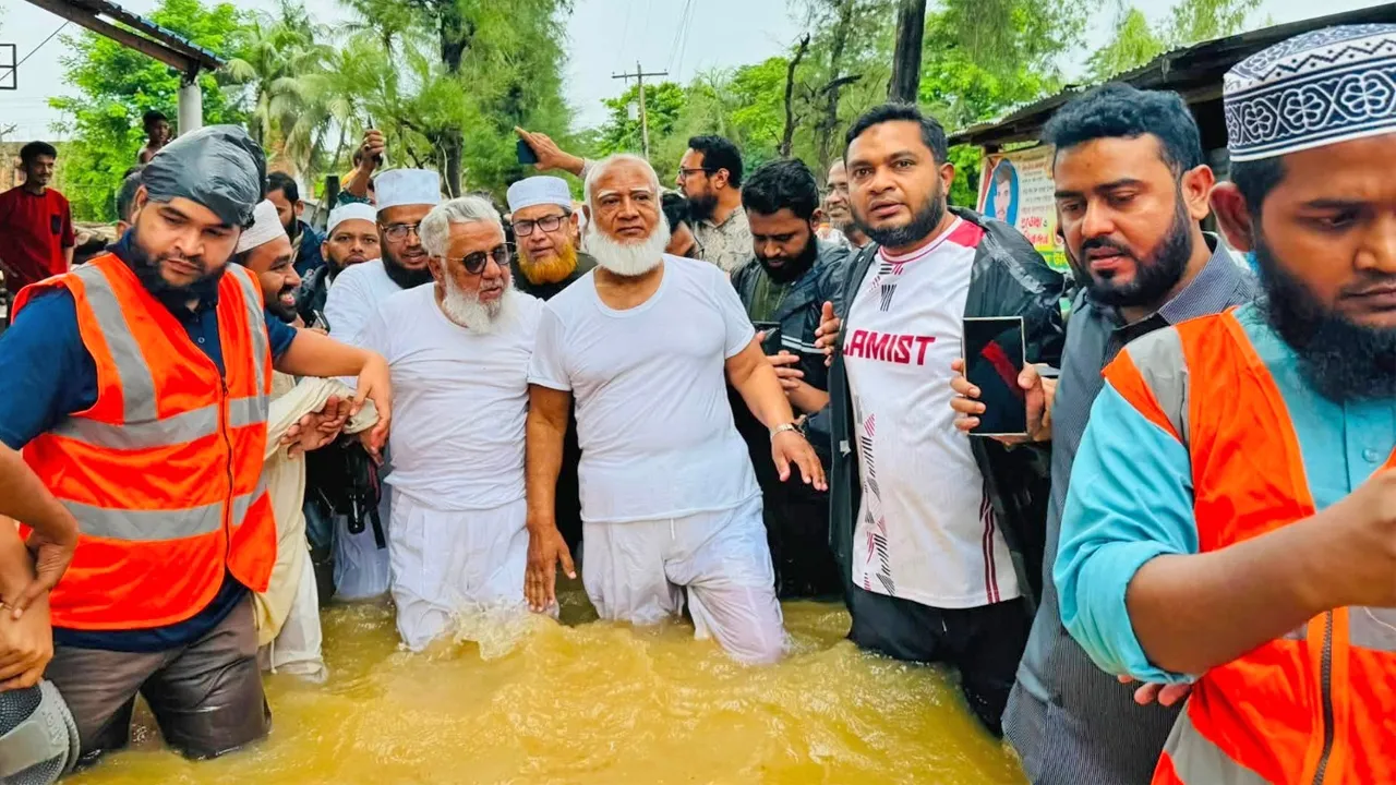 বন্যাদুর্গত চট্টগ্রাম পরিদর্শনে ডা. শফিকুর রহমান