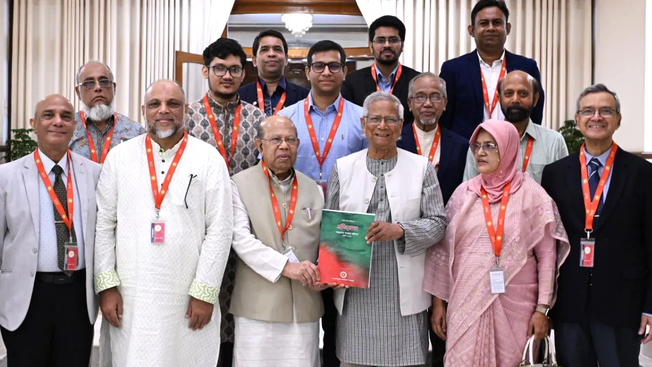 স্বাস্থ্য সংস্কার কমিশনের সুপারিশ দ্রুত কার্যকরের নির্দেশ ড. ইউনূসের
