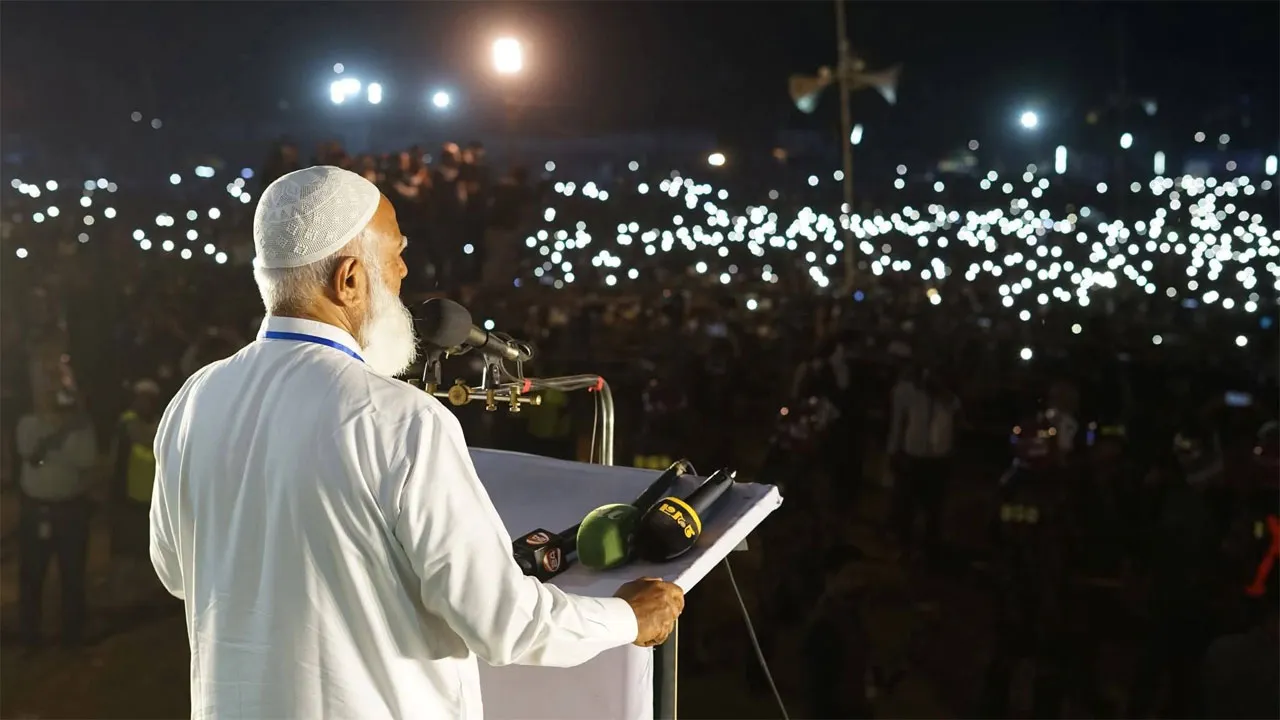 ১২ তারিখে এ দেশে অতীতের বস্তাপচা রাজনীতির কবর রচনা হবে