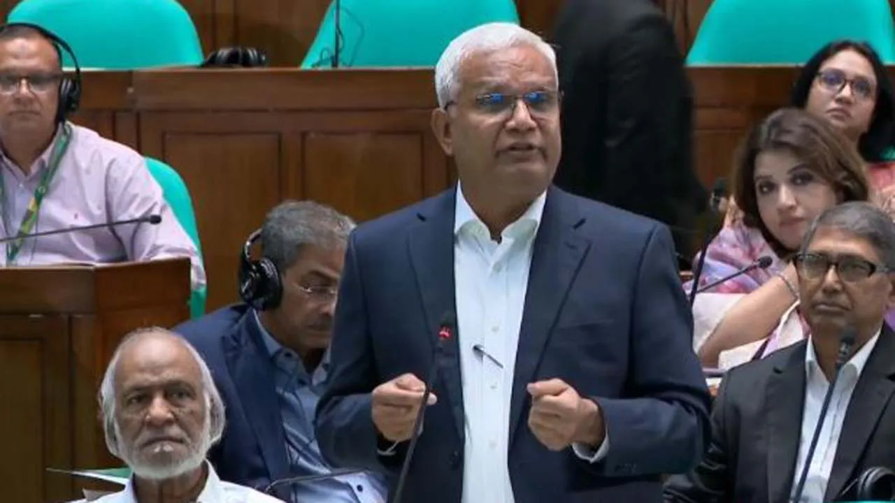 রাজনৈতিক বিতর্কের চেয়ে জনগণের সমস্যা সমাধানে মনোযোগ দেয়া প্রয়োজন : ডা: জাহিদ