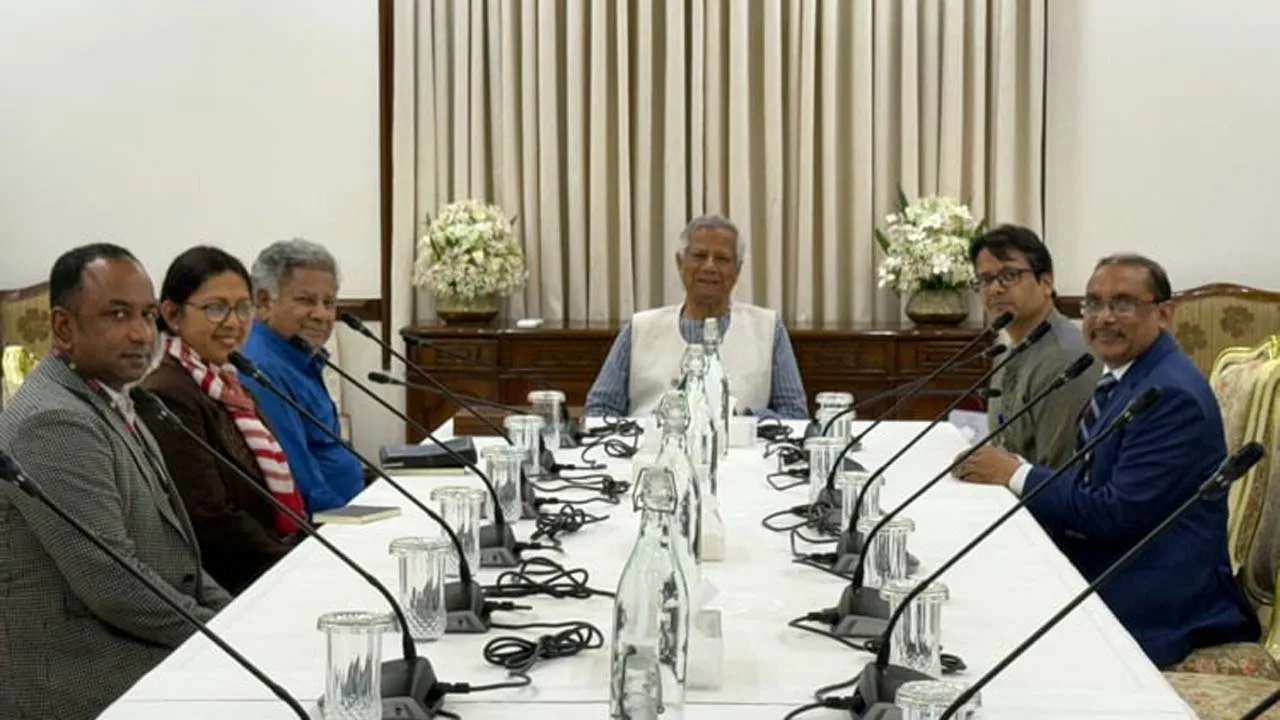 শতবর্ষী প্যাডেল স্টিমার চালুর সিদ্ধান্তে উচ্ছ্বসিত প্রধান উপদেষ্টা
