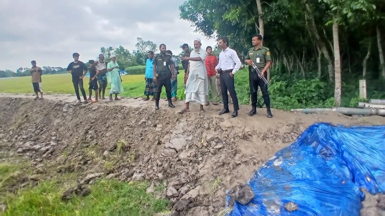 মতলব উত্তরে কৃষি জমির মাটি কাটার বিরুদ্ধে অভিযান