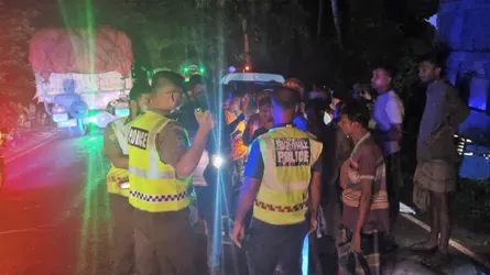 শৈলকুপায় দুই ট্রাকের সংঘর্ষে চালক নিহত, আহত দুই