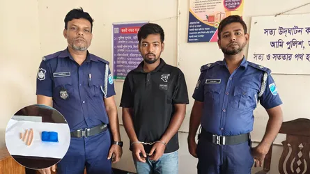 হরিরামপুরে ইয়াবাসহ মাদককারবারি আটক