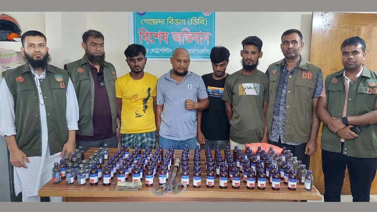 রংপুরে ১০৭ বোতল নতুন মাদক স্ক্যাপ উদ্ধার, গ্রেফতার ৪