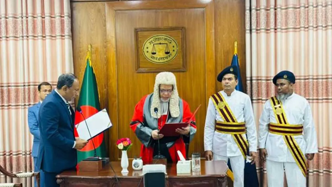 শপথ নিলেন পিএসসির নতুন চেয়ারম্যান