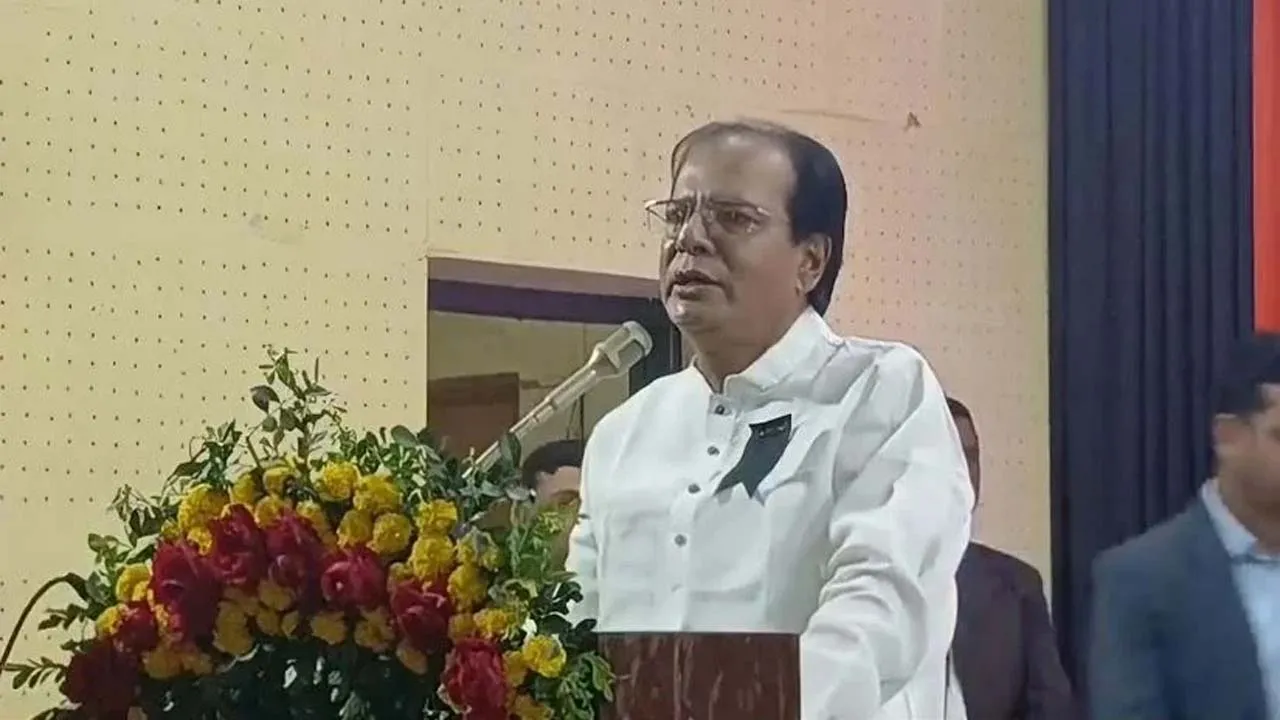একুশের প্রজ্বলিত আলোকশিখা স্বাধীনতার পথ দেখিয়েছে