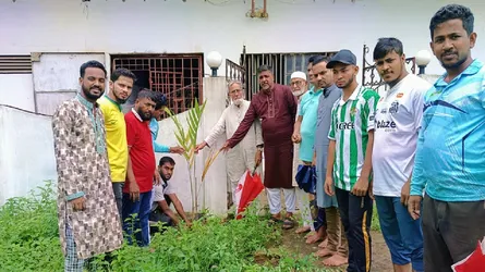 কর্ণফুলীতে দুরন্ত দুর্বারের মাসব্যাপী বৃক্ষরোপণ কর্মসূচি